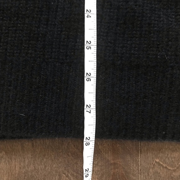 Quince Mongolian Cashmere Oversized Boyfriend Cardigan Sweater in Black  Various - Picture 7 of 8